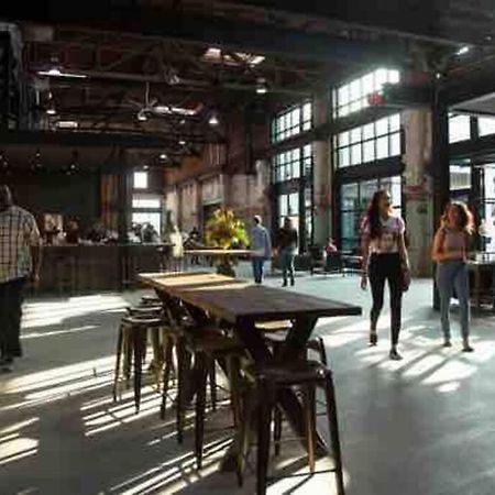 Chic Bungalow Apartment Steps From Armature Works & Downtown Riverwalk 탬파 외부 사진