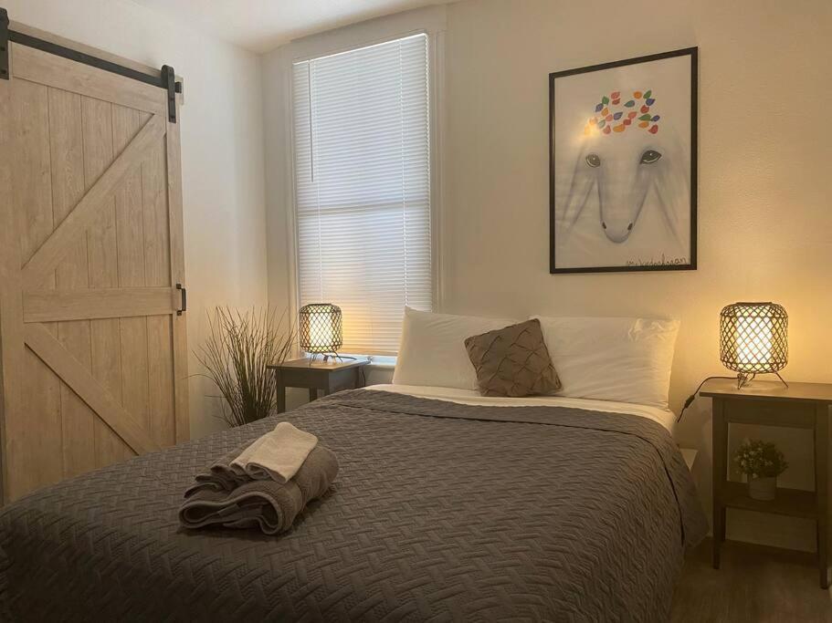 Chic Bungalow Apartment Steps From Armature Works & Downtown Riverwalk 탬파 외부 사진