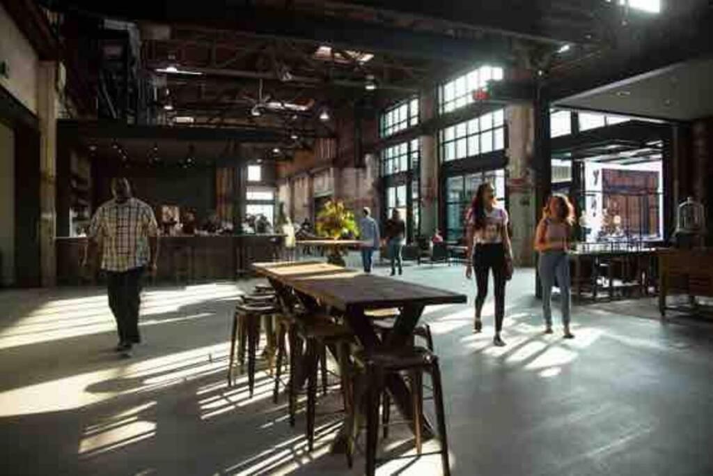 Chic Bungalow Apartment Steps From Armature Works & Downtown Riverwalk 탬파 외부 사진
