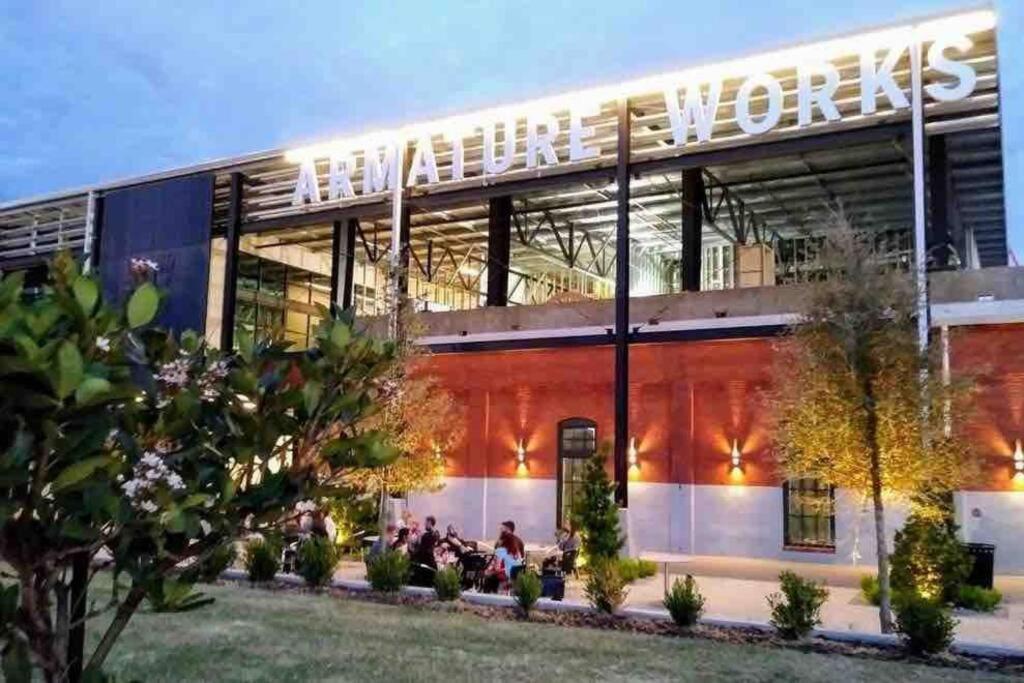 Chic Bungalow Apartment Steps From Armature Works & Downtown Riverwalk 탬파 외부 사진